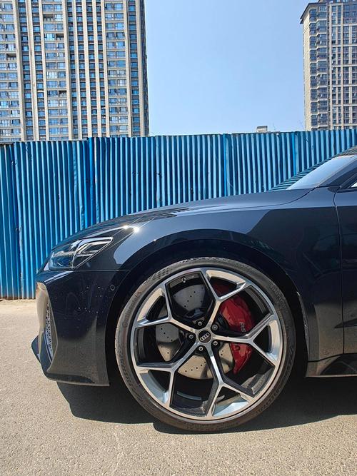 奔驰rs7(奔驰rs7黑武士)