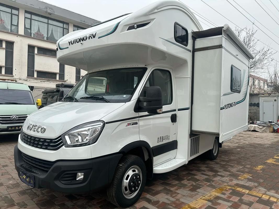 宇通房车的价格(宇通房车价格表及图片c533)