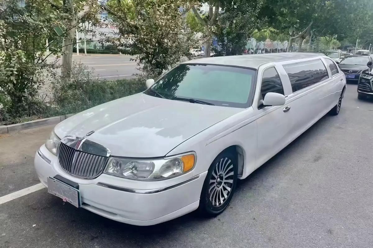 林肯加长款汽车图片/林肯加长轿车图片