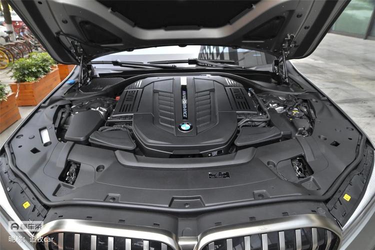 w12和v12的区别／w12和v12的区别示意图