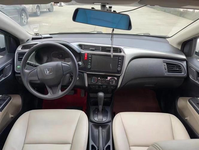 16年本田锋范新车多少钱／16年本田锋范内饰图片