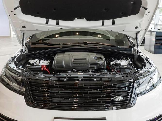 很长一串英文的车标suv国产(有一串英文的车标)