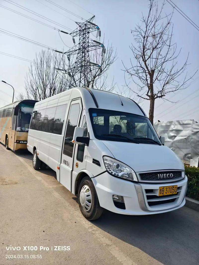 依维柯19座中型普通客车,依维柯19座商务车