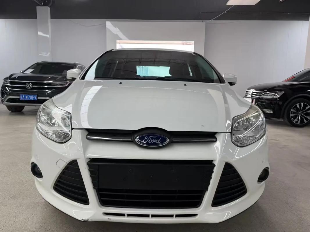 【福克斯12款两厢,福克斯12款两厢油耗多少】