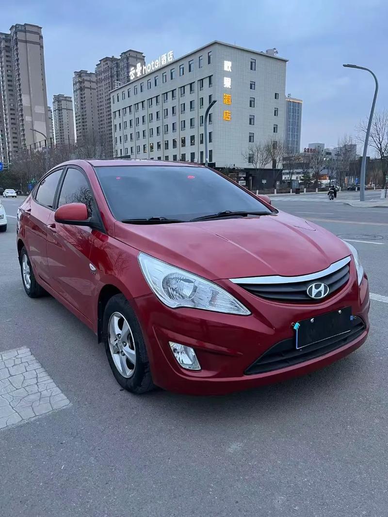 12款现代瑞纳二手车价格/12年现代瑞纳14手动价格