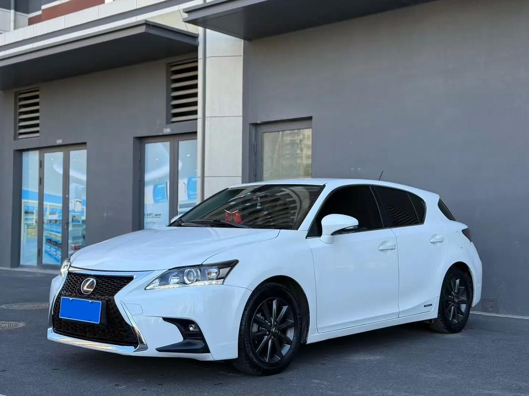 雷克萨斯ct200h参数配置,雷克萨斯CT200h参数配置详细